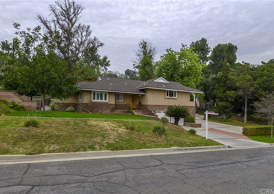 1st image of 16755 Drury Dr