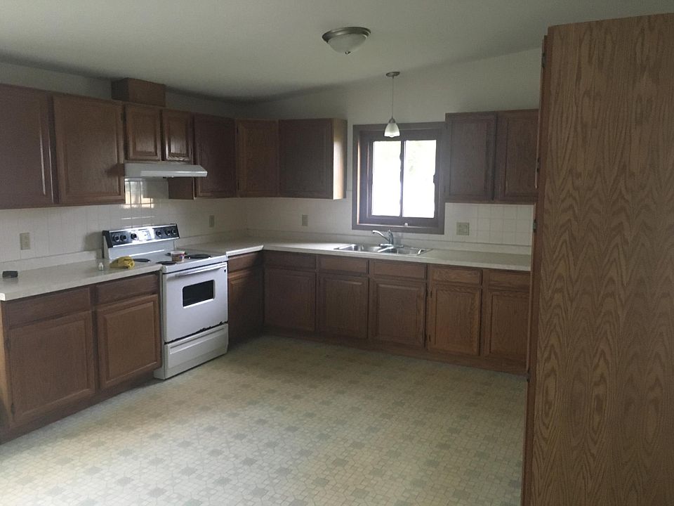 2nd image of 30540 S Cottage Grove Ave