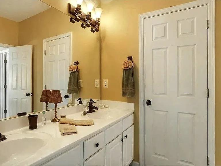 1035 Winding Bridge Way — Photo 13