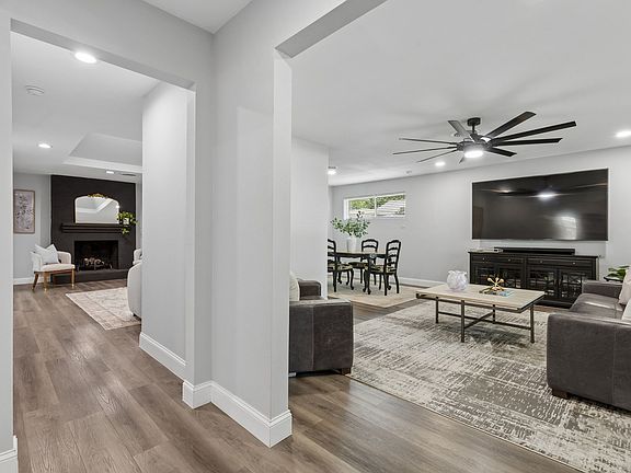 3rd image of 10612 Estate Ln