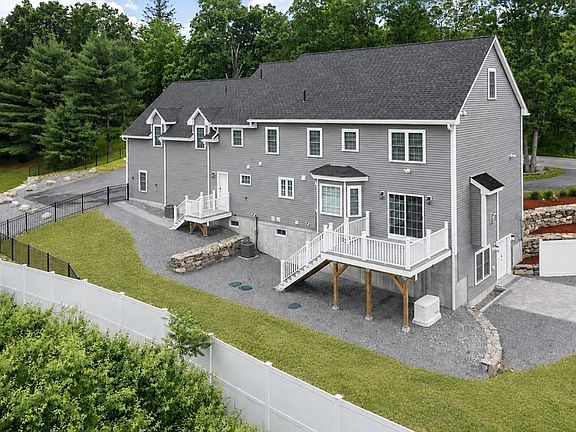 3rd image of 24 Townsend Rd