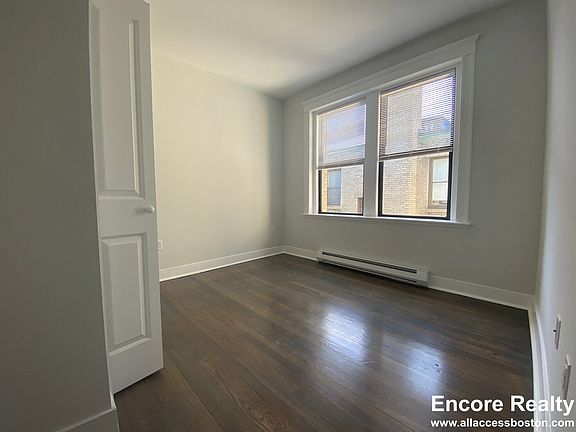 5th image of 89 Park Dr