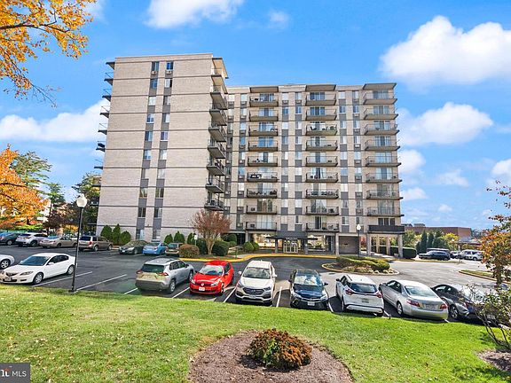 2nd image of 3245 Rio Dr APT 608