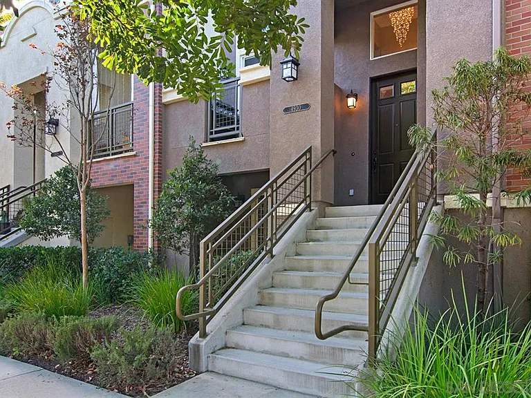 Paramount Dr — Photo 12