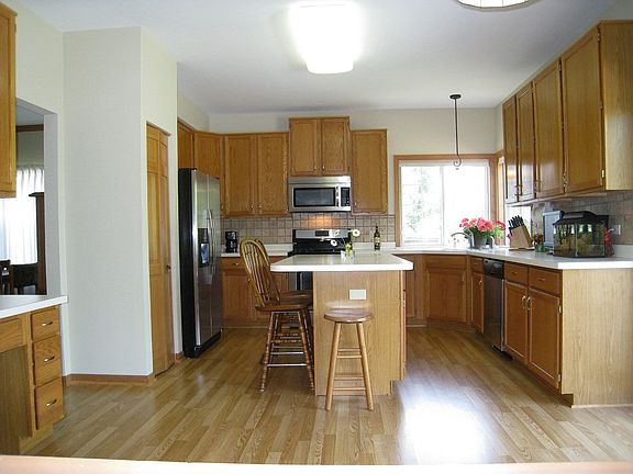 2nd image of 919 Chesapeake Blvd