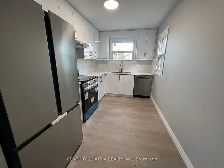 757 Lock St #UPPER — Photo 4