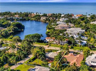 660 3rd St N, Naples, FL 34102
