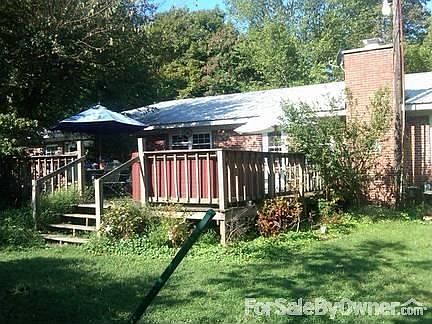 Wonderful Outdoor living! : Spacious backyard deck and fenced yard on 25 acres.