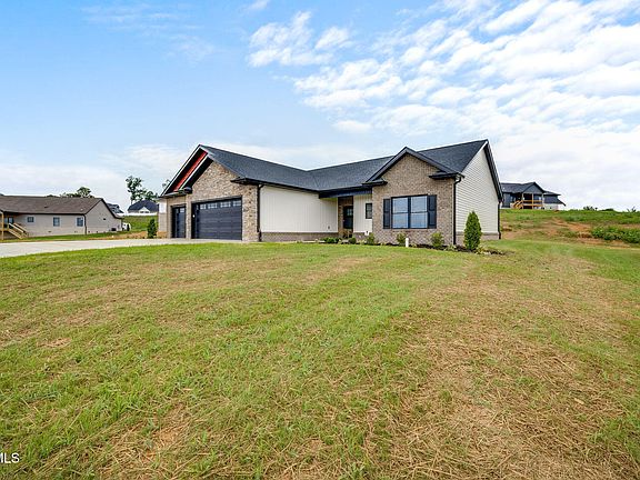 2nd image of 3019 Sawgrass Dr