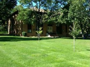 2300 Unity Ave N, Golden Valley, MN 55422