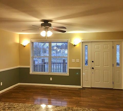 3rd image of 905 Stacy Cir