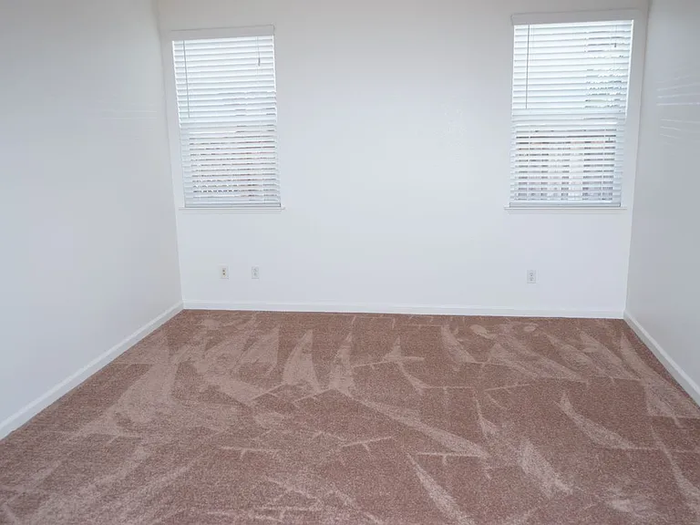 467 E Legacy Dr — Photo 13