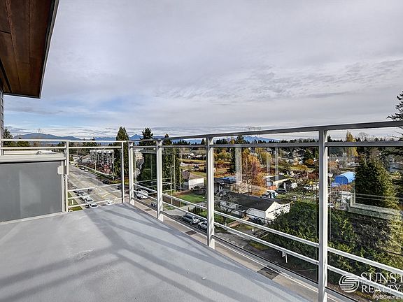 4th image of 10603 140th St #615