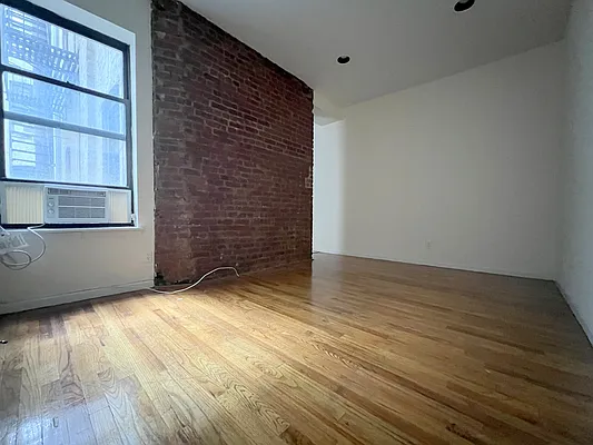 Rented by Oxford Property Group | media 13