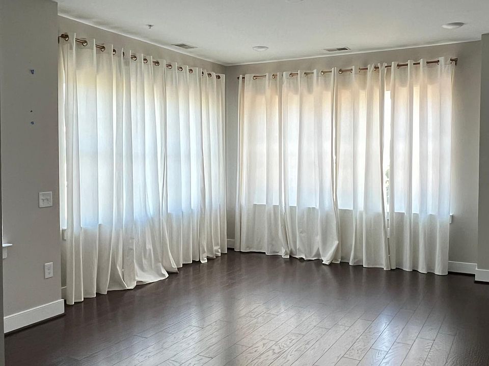 1st image of 2907 Bleeker St Suite 304