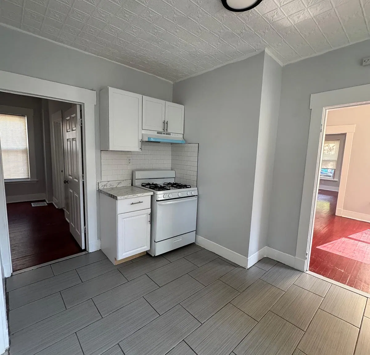 2 bed, 1080 sqft, $1,750 — Photo 1