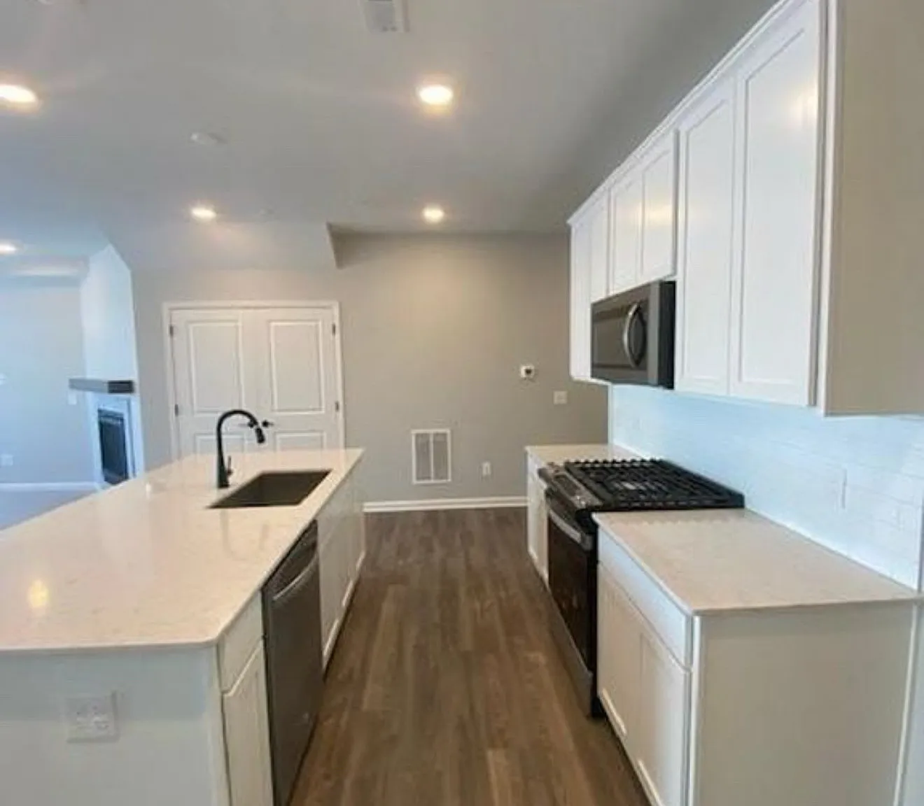 4810 Airlake Drive - 1 — Photo 2