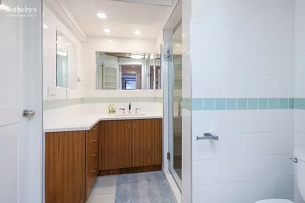 Sold by Sotheby's International Realty | media 7