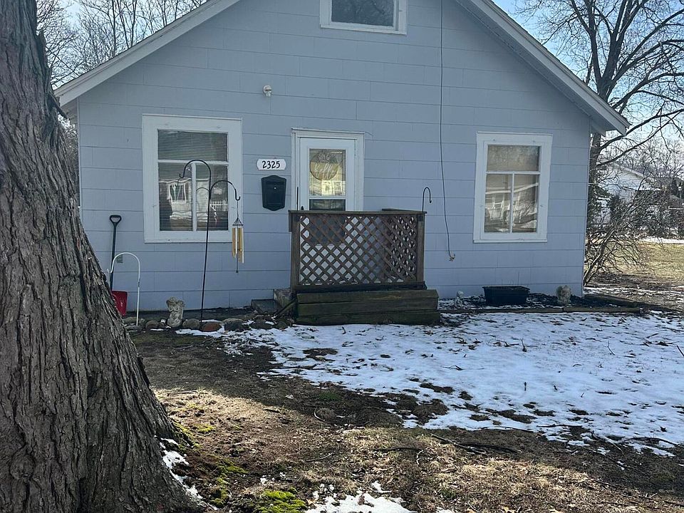 1st image of 2325 Crozier Ave