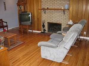 3rd image of 3624 Colorado Ct NE