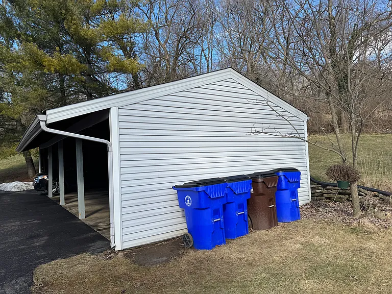 28 Shanda Ct #D — Photo 6