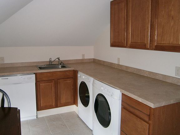 5th image of 102 Highland Pl #5
