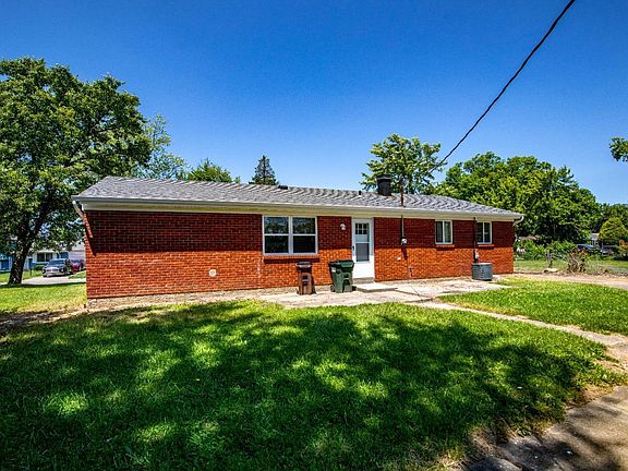 4th image of 10872 Sprucehill Dr