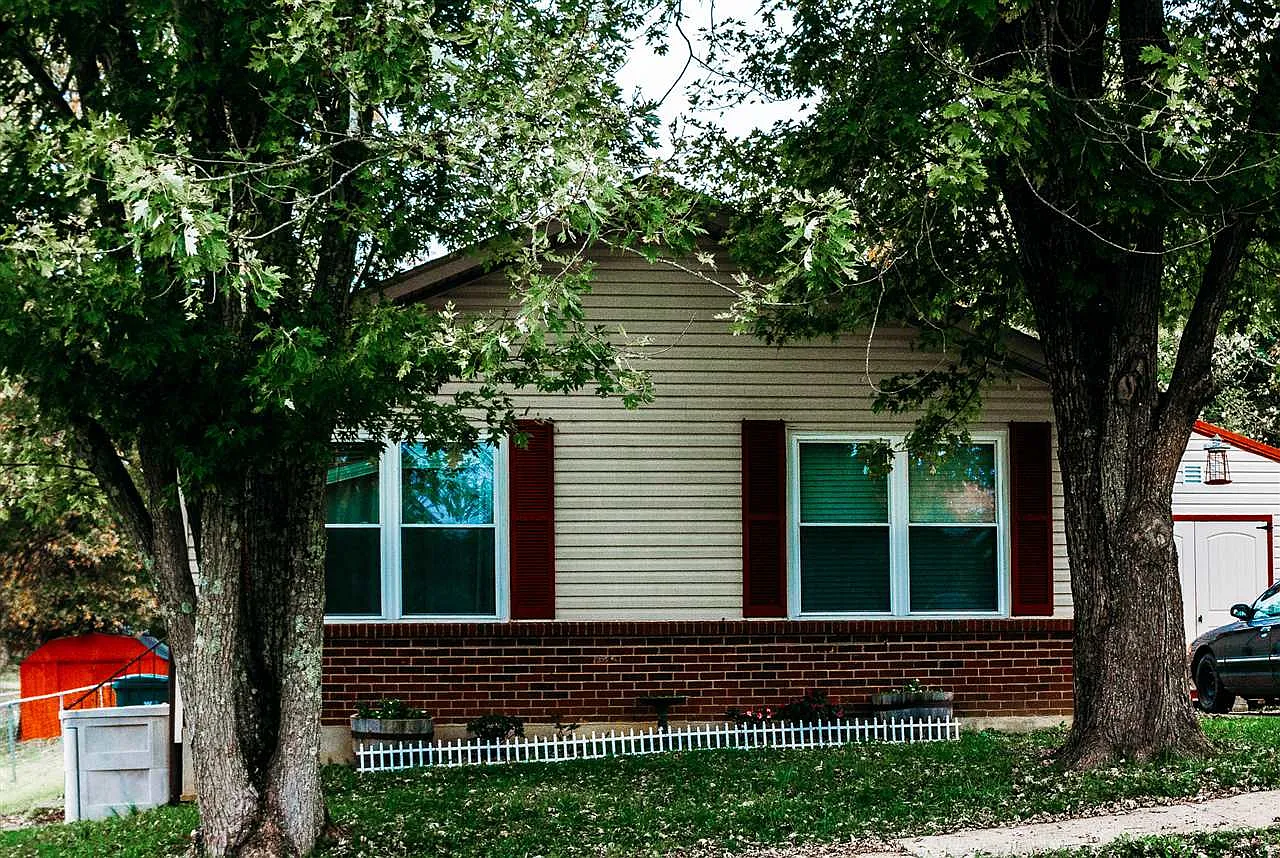 112 Bivins Ct photo 1