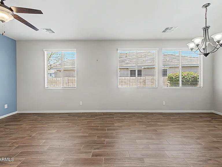 3413 N Loma Vis — Photo 8