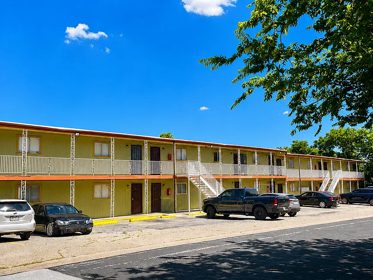 Highlander Apartments — Photo 10