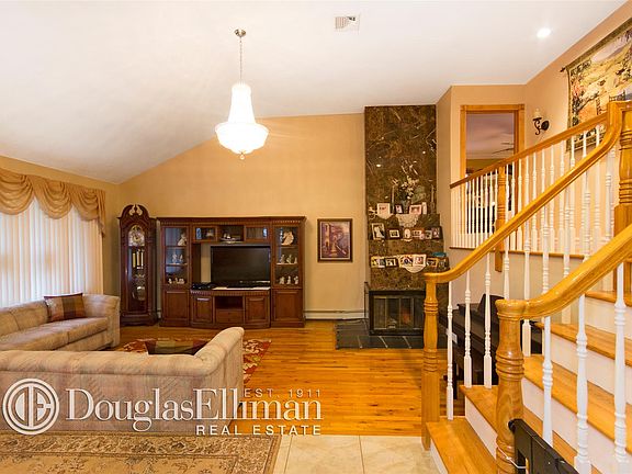 3rd image of 1108 Laux Pl