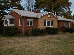 835 E Woodlawn Rd, Charlotte, NC 28209
