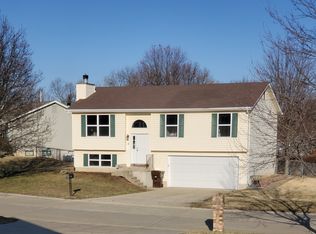 8 Pine Tree Ct, Saint Peters, MO 63376