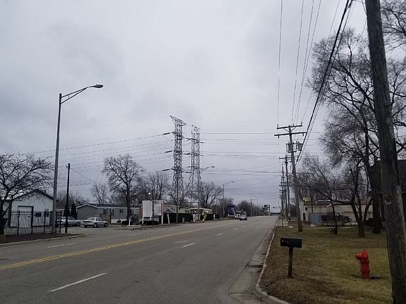 4th image of 14200 S Western Ave
