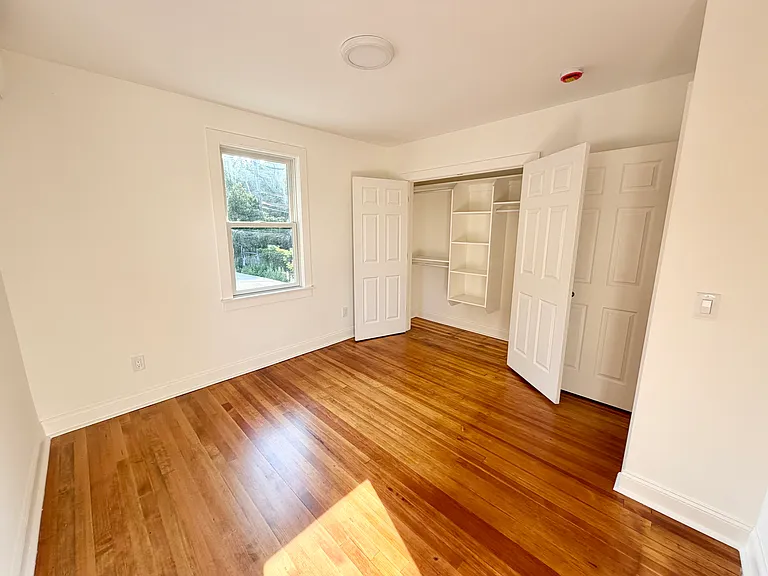 109 Marble Ave — Photo 16