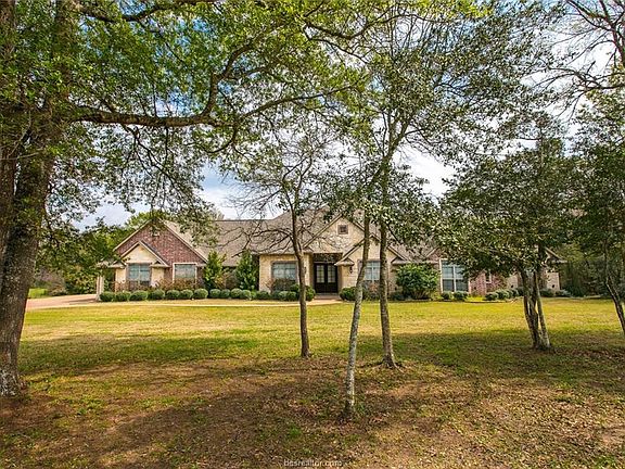 2nd image of 7153 River Place Ct