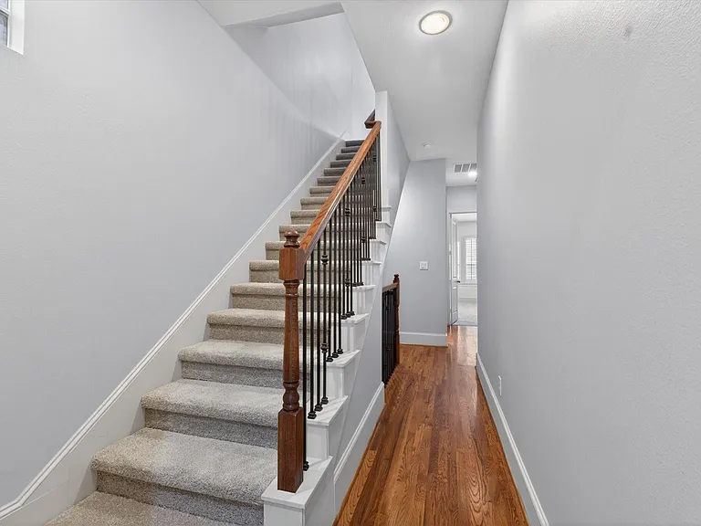 931 W 23rd St #I — Photo 29
