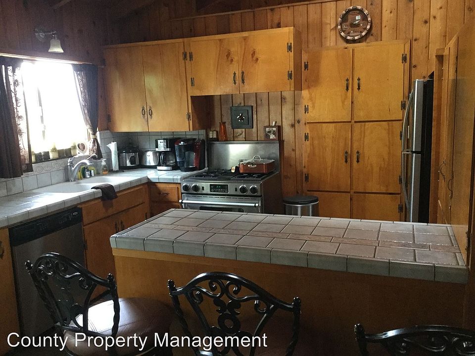 2nd image of 436 N Loop Dr
