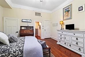 5th image of 912 Saint Louis St