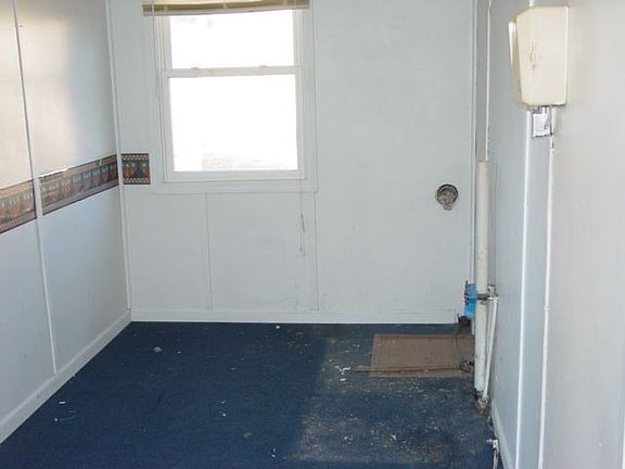 2nd image of 302 E 9th St