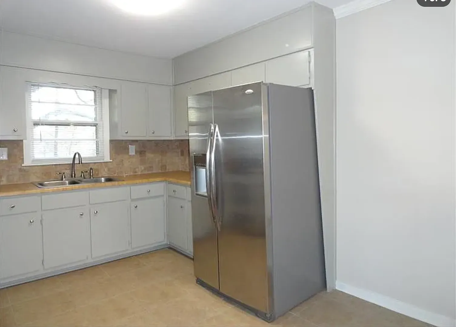 Charming 3BR Brick Ranch in Smyrna | Hardwood Floors, Fenced Backyard & Convenient Location — Photo 2