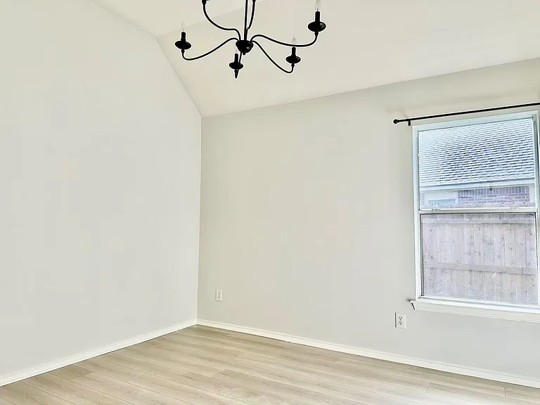 3131 Valley Ct — Photo 20