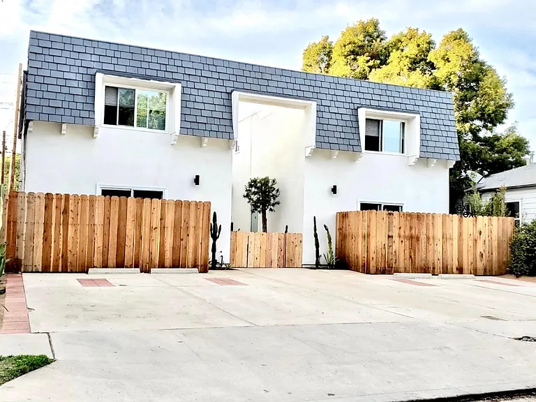 1746 Oliver Ave — Photo 12
