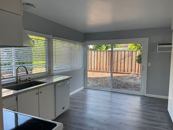 5th image of 6256 Mahan Dr