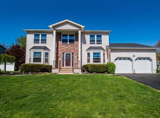 8 Bronia St, Howell, NJ 07731