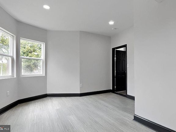 3rd image of 1730 N Ellamont St