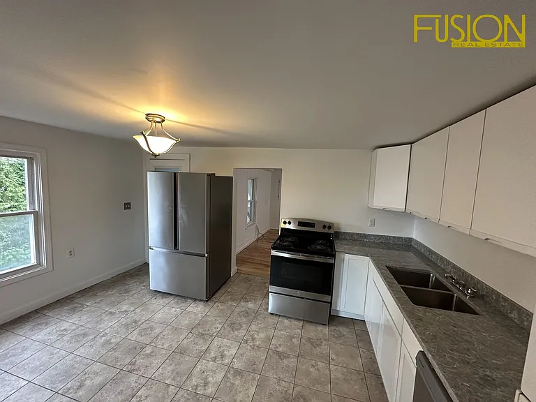 340 Manhattan Dr — Photo 21