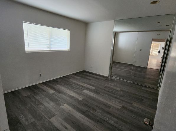 1380 W 10th St