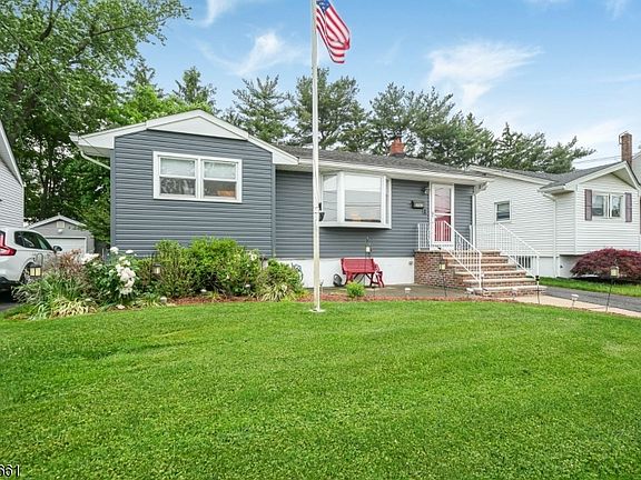 2nd image of 202 Colonial Ave