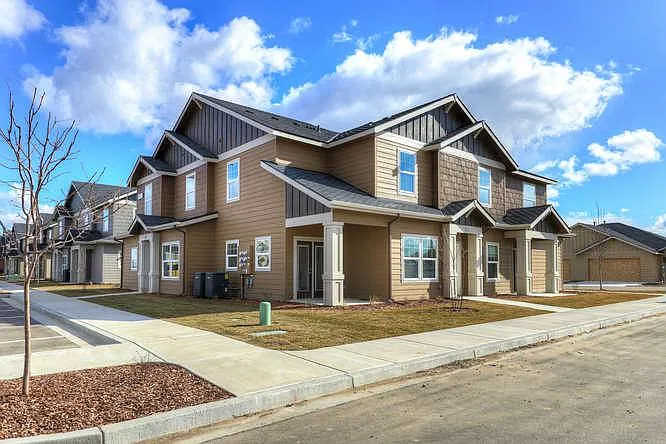Cedar Crossing Luxury Townhomes — Photo 44